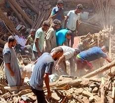 إصابة 5 أشخاص إثر انهيار منزل...