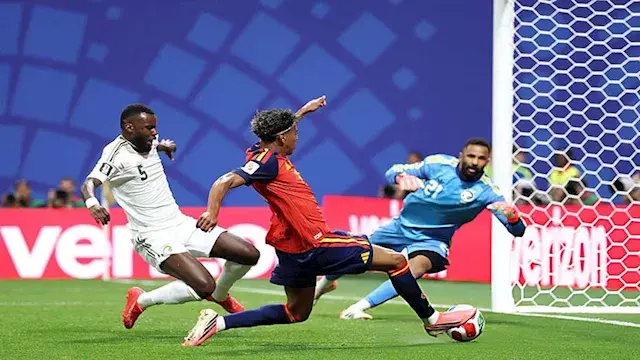 لقطة مميزة لـ لامين يامال بعد...