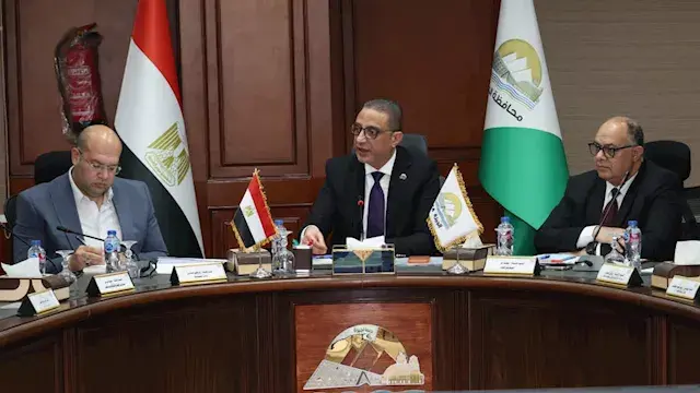 محافظ الجيزة يبحث الأحوزة العم...