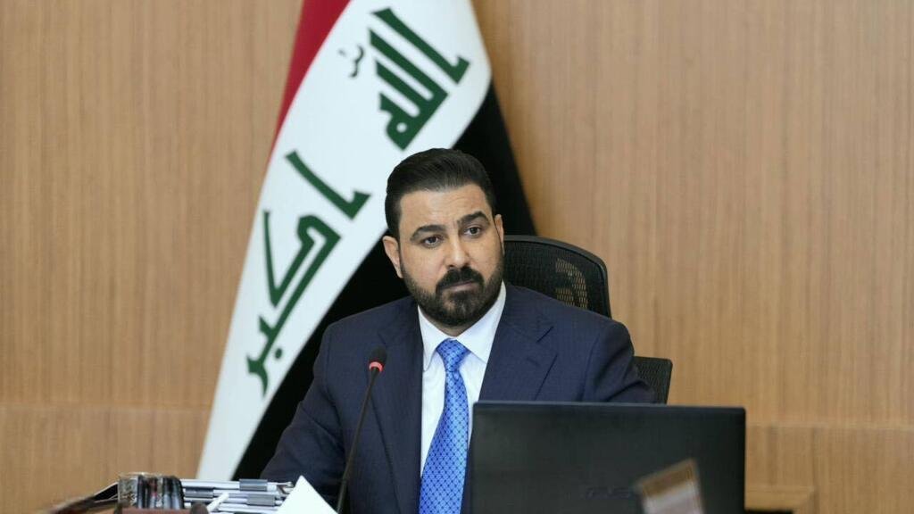 رئيس الحكومة العراقية يسمح بعب...