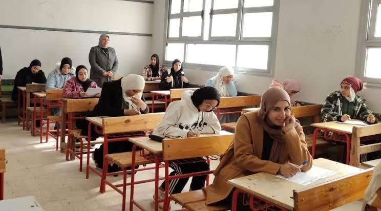 التأكد من ملائمة اللجان ومراجع...