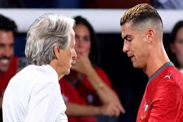 جورجي جيسوس يتجاهل أزمة رونالدو: قرأت البيان ثم ذهبت إلى العمل
