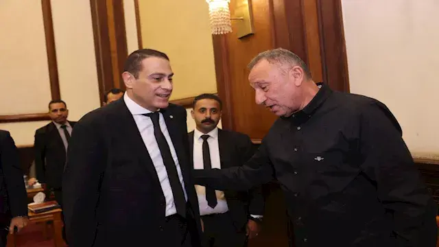 "على رأسهم الخطيب".. نجوم الرياضة يقدمون واجب العزاء في شقيقة المستشار محمد عبده صالح