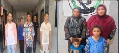 القبض على 5 رجال وسيدتين لاتها...