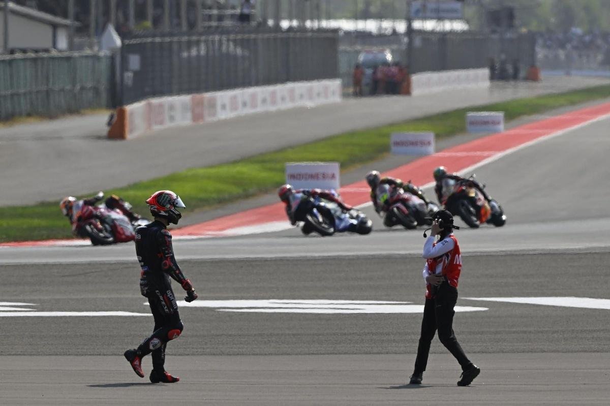 Marco Bezzecchi on Mandalika sprint crash: 'Raul Fernandez has nothing to be angry about'