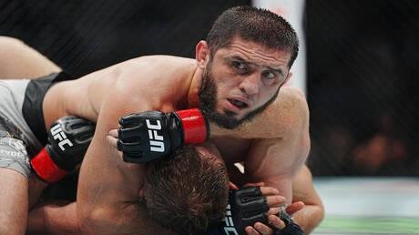 بعد انتصاره الأخير.. ماخاتشيف يتوعد بثلاث مواجهات قوية في UFC