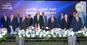 وزير النقل: مصر تنفذ 8 ممرات ل...