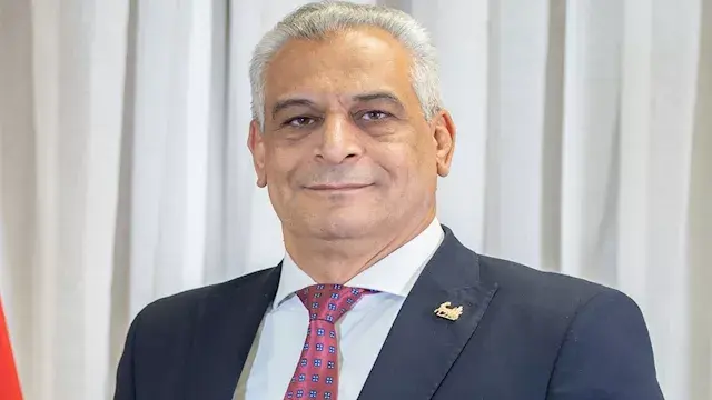 وزير الدولة للإنتاج الحربي يكر...