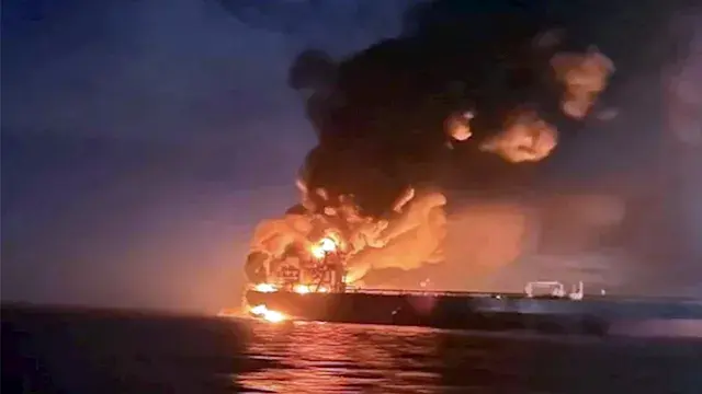 هيئة بريطانية: هجوم بزورق مفخخ يستهدف ناقلة نفط في مضيق هرمز