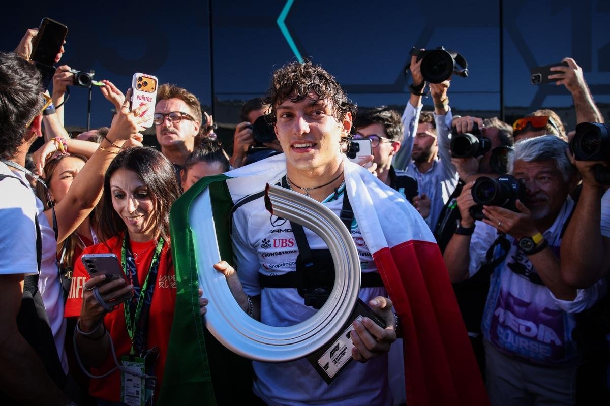 How Kimi Antonelli's luxury problem is causing Toto Wolff and Mercedes grey hairs