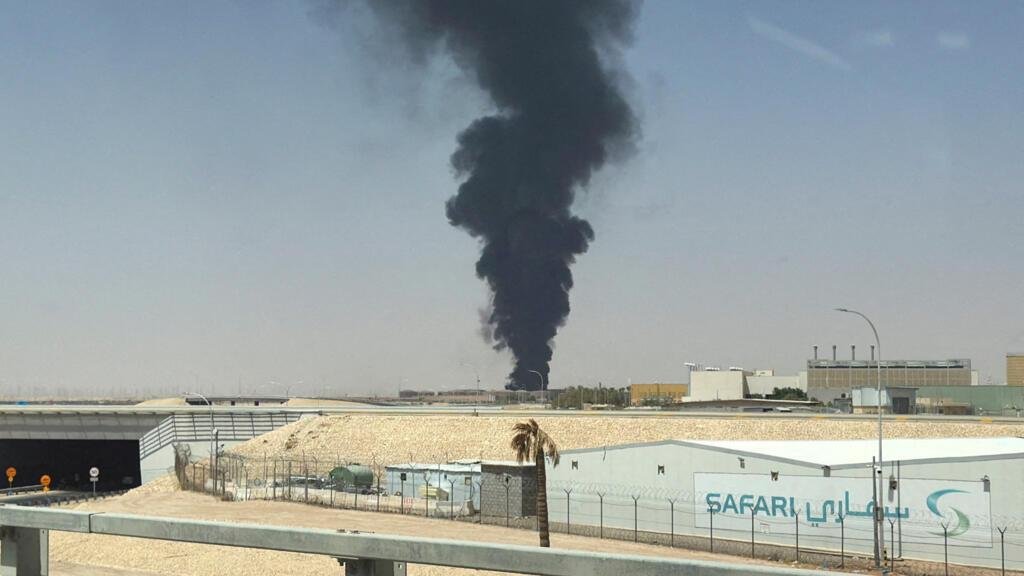 مباشر: التحالف بقيادة السعودية يكشف حصيلة 20 هجوما حوثيا على مطار الرياض