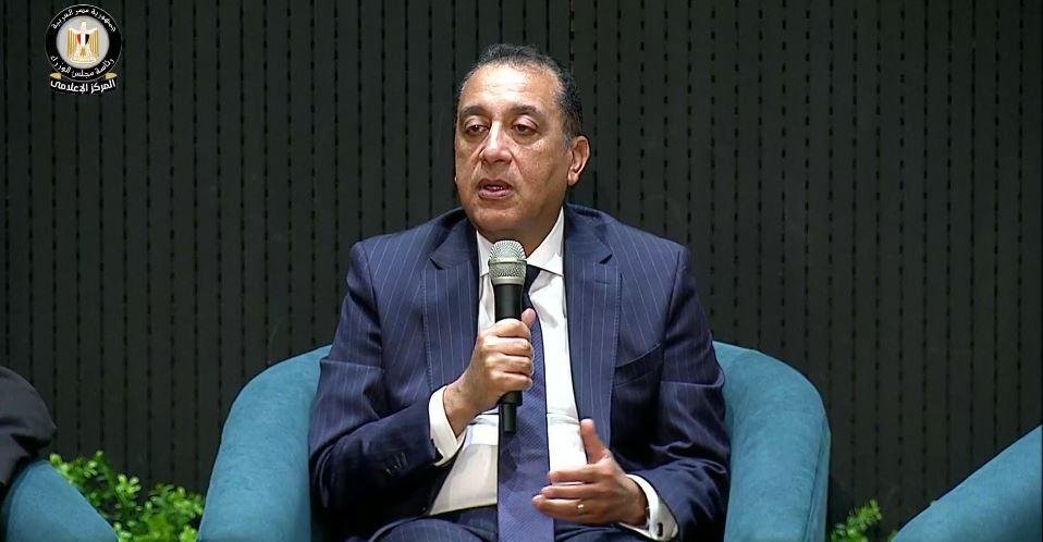 رئيس الوزراء: نظرة المجتمع للق...