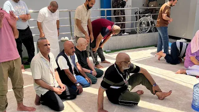حجاج السياحة يغادرون منى إلى م...