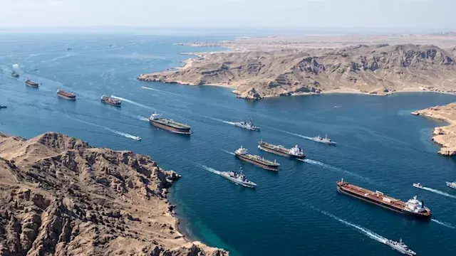 بيانات: حركة الشحن دون تغير في مضيق هرمز