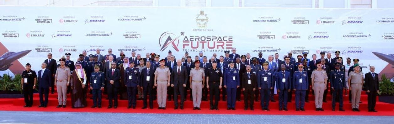 وزير الدفاع ورئيس الأركان يلتق...