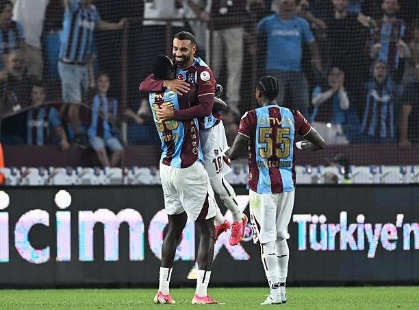«نشوة صلاح في تركيا».. إشادة ع...