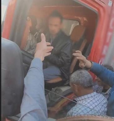 ضبط قائد سيارة نقل اصطدم بفتاة...