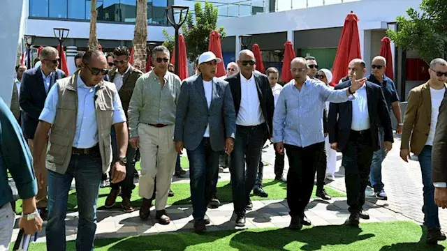 مدبولي يتابع مشروعات تجارية ور...