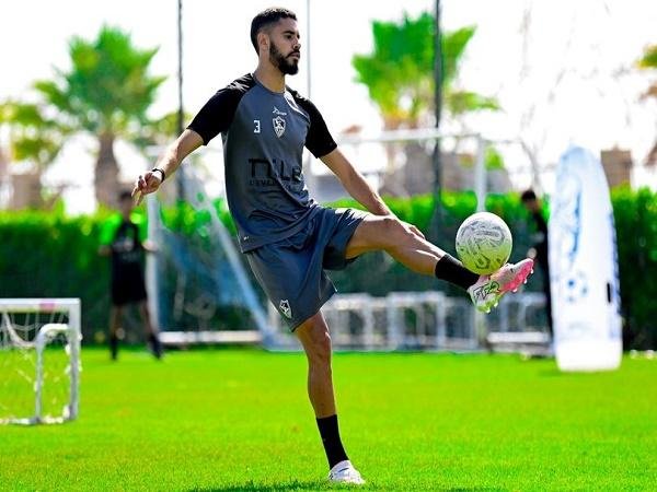 غياب بنتايج يربك حسابات الزمال...