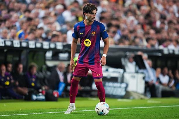 برشلونة يتحرك مبكرًا لتأمين مستقبل فيران توريس بعقد جديد