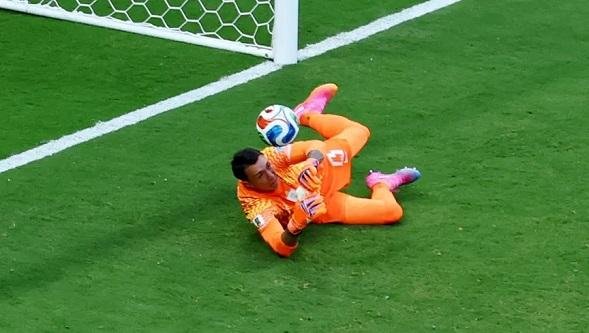 موسليرا: أعتذر لشعب أوروجواي.....