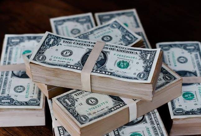 الفيدرالي الأمريكي يرسل 500 مل...