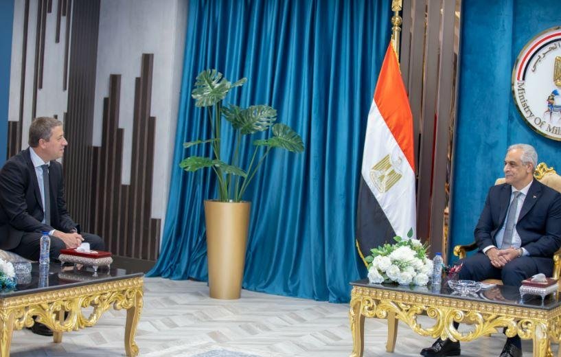 وزير الإنتاج الحربي يبحث مع تاليس توسيع الشراكة المصرية الفرنسية وتعزيز التصنيع المحلي