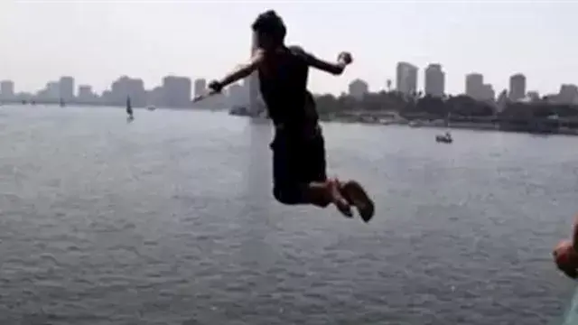 مهندس يقفز من أعلى كوبري أكتوبر هربا من الخلافات الزوجية