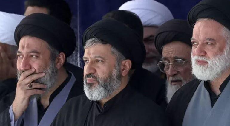 الابن الأكبر للمرشد الإيراني الراحل وبزشكيان وقاليباف يرافقون جثمان خامنئي إلى مدينة النجف العراقية