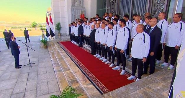 الرئيس السيسي لمنتخب مصر: كسبت...