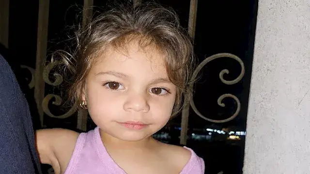 "مش ممكن تكون بنتها".. شكوك ال...
