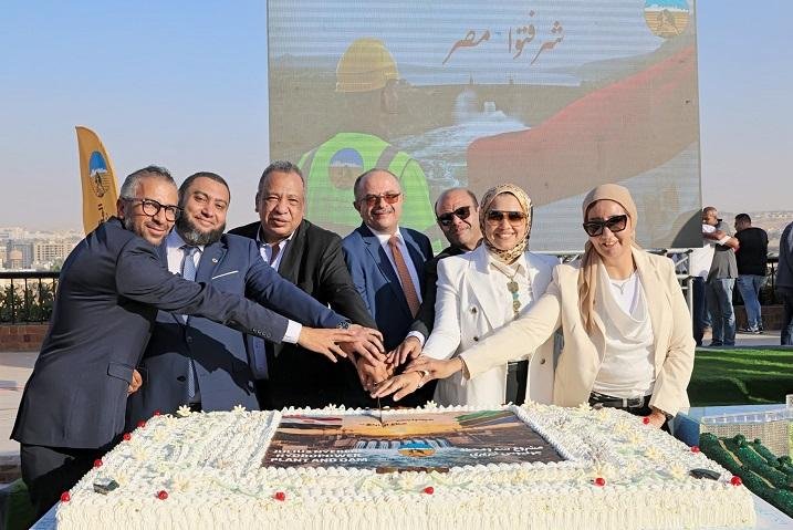 المقاولون العرب تكرّم فريق الع...