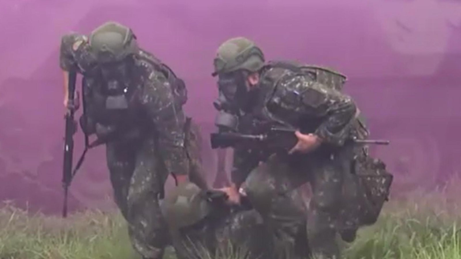Taiwan holds military drills t...