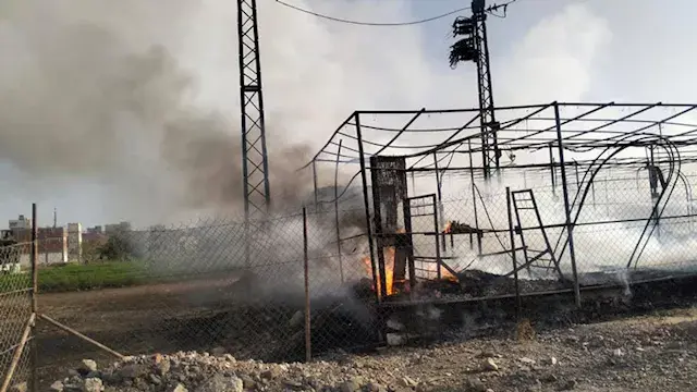 "بقى كوم رماد".. السيطرة على حريق داخل كافيه في سمالوط بالمنيا (صور)