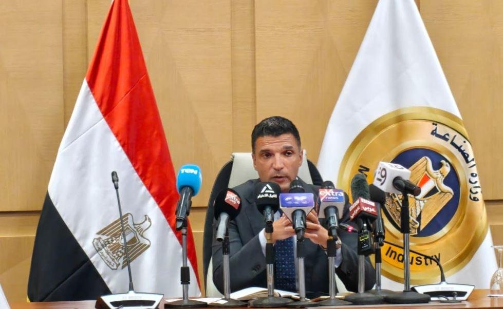 وزير الصناعة: نستهدف الوصول إل...