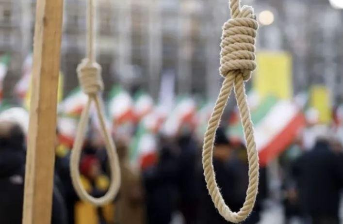 إيران تعدم شخصين أدانتهما بارت...