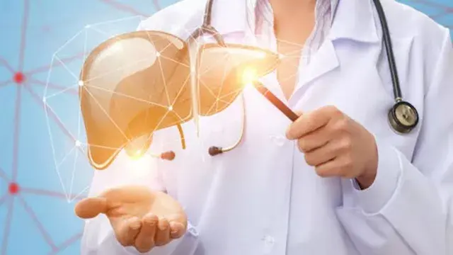 5 أعراض قد تنذر بفشل الكبد.. م...