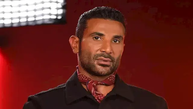 أحمد سعد يكشف تعرض والدته للسرقة على يد خادمتها وشريكها
