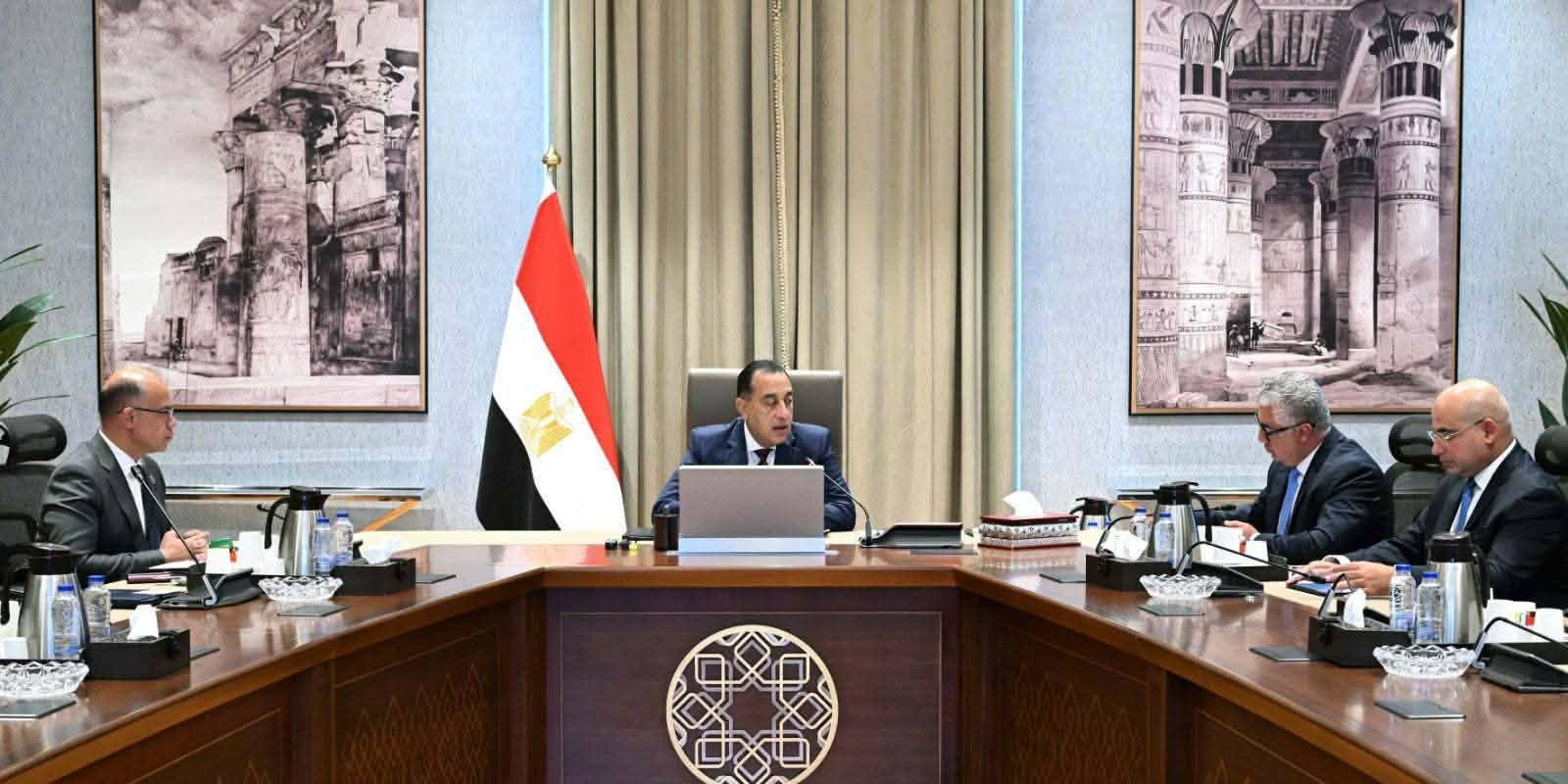 رئيس الوزراء يبحث مقترح إنشاء...
