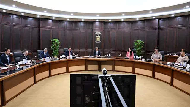 مدبولي يستعرض مقترح مشروعي الم...