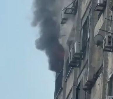 السيطرة على حريق هائل داخل شقة...