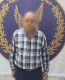ضبط المتهم بتحطيم زجاج سيارة حال توقفها بشارع في سوهاج