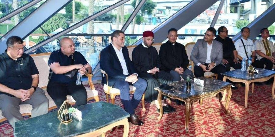 وزير الأوقاف يصطحب رئيس مجلس ا...