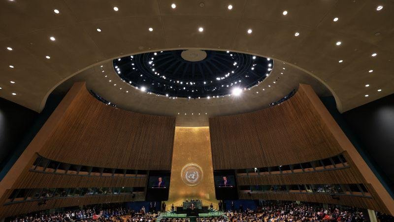"إما اتفاق أو إبادة".. ترامب: علي اتخاذ قرار كبير بشأن إيران