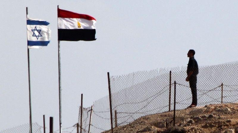 الجيش الإسرائيلي يعلن اعتقال مصري اجتاز السياج الحدودي ويكشف التفاصيل