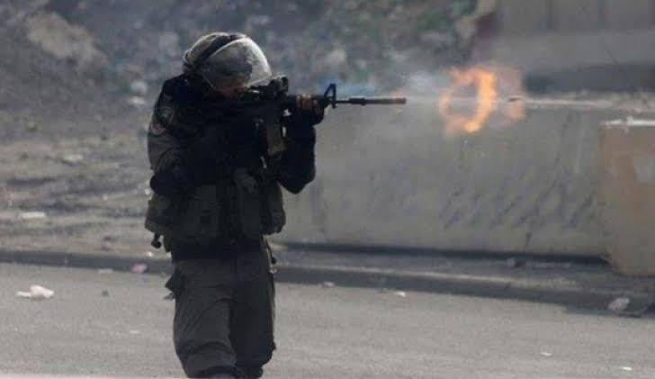 إصابة طفل برصاص قوات الاحتلال...