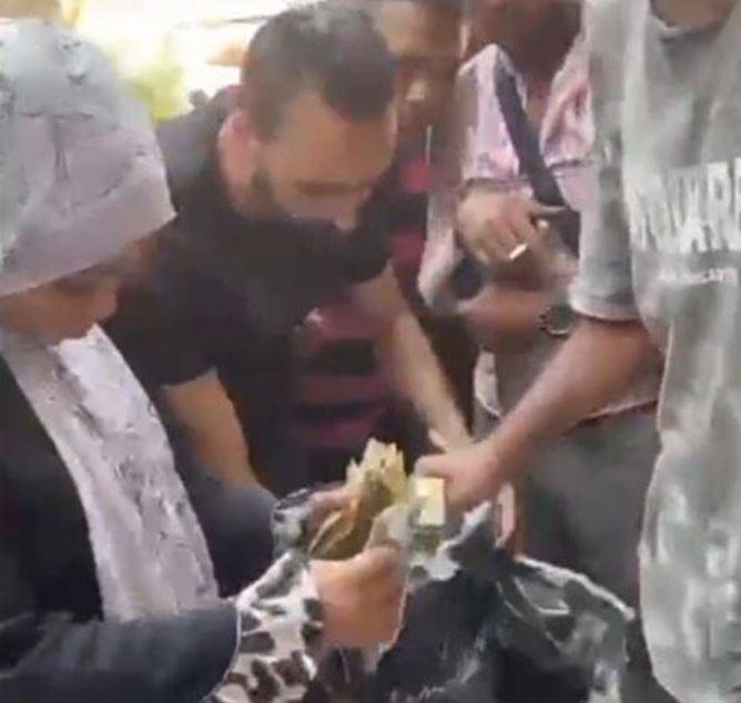 المبلغ كان داخل الثلاجة.. العث...
