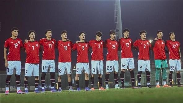 لاعب مصري وحيد في التشكيل المث...