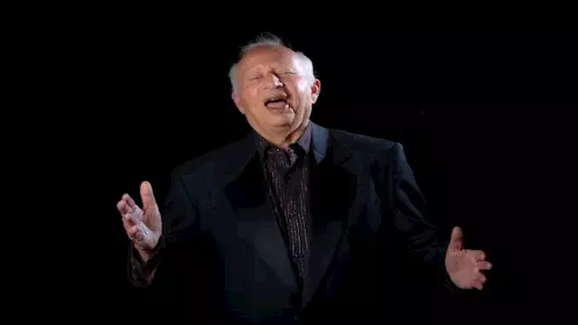 بينهم أكرم حسني وفيفي عبده.. ن...
