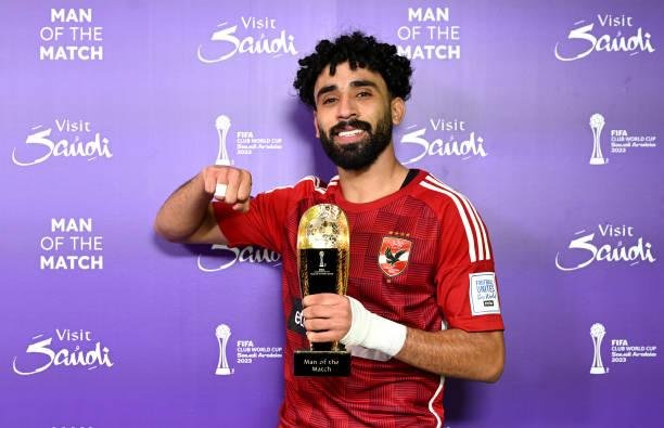 مروان عطية: «قميص الأهلي ثقيل»...